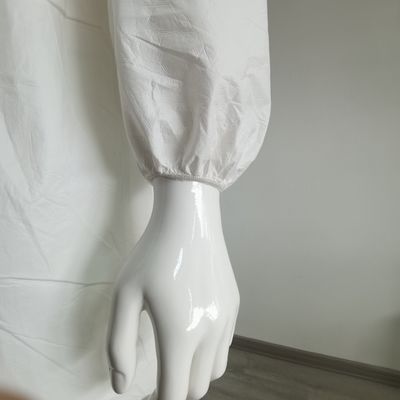 Εργασιακά ρούχα 175*140cm Ξαναχρησιμοποιήσιμα λευκά μικροπορώδη 56GSM Tyvek 500 PPE Suit για την αγορά της Χιλής